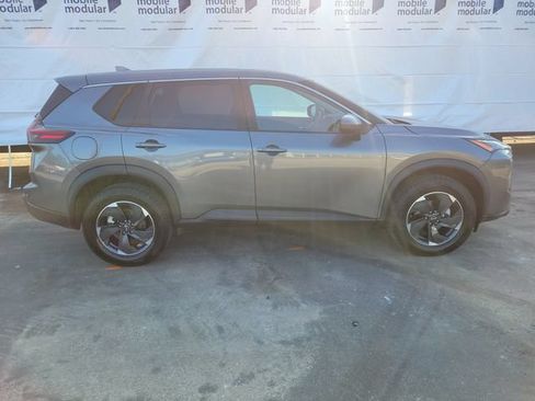 Used 2024 Nissan Rogue SV AWD/4WD image 4