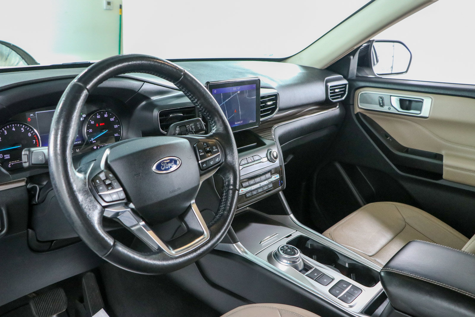 Used 2020 Ford Explorer Limited RWD image 22