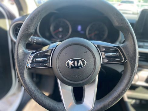 Used 2020 Kia Forte LXS FWD image 14