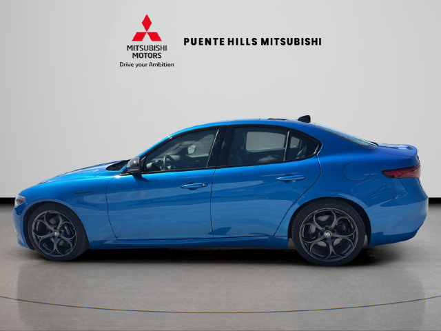 Used 2023 Alfa Romeo Giulia Estrema RWD image 8