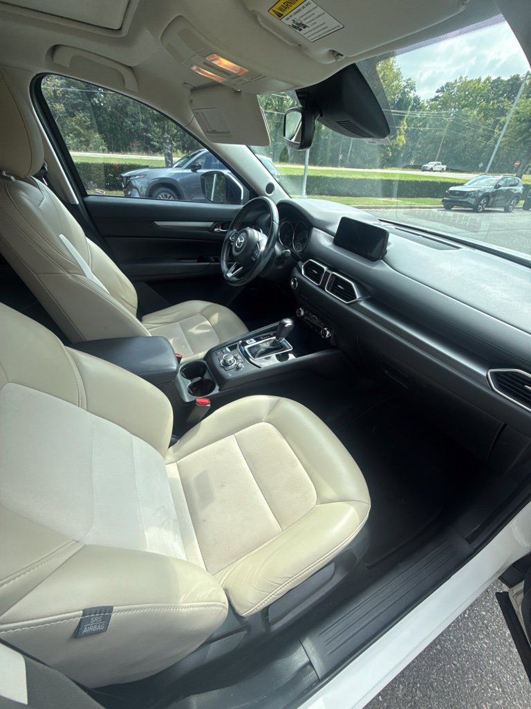 Used 2018 MAZDA CX-5 Touring w/ Preferred Equipment Package FWD image 5