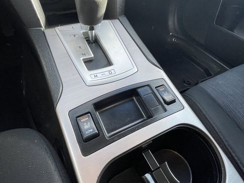 Used 2013 Subaru Outback 2.5i Premium w/ All-Weather Pkg image 10