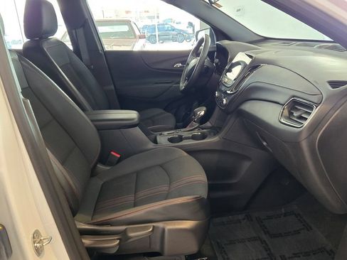 Certified 2022 Chevrolet Equinox RS w/ Infotainment Package FWD image 6