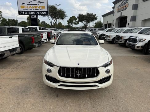 Used 2022 Maserati Levante GT AWD/4WD image 41