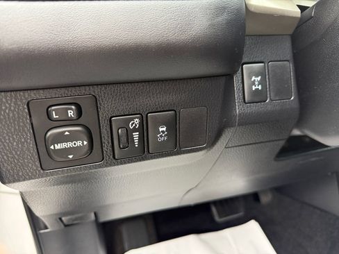 Used 2014 Toyota RAV4 XLE AWD/4WD image 27