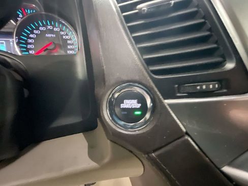 Used 2019 Chevrolet Tahoe LT w/ LT Signature Package image 16