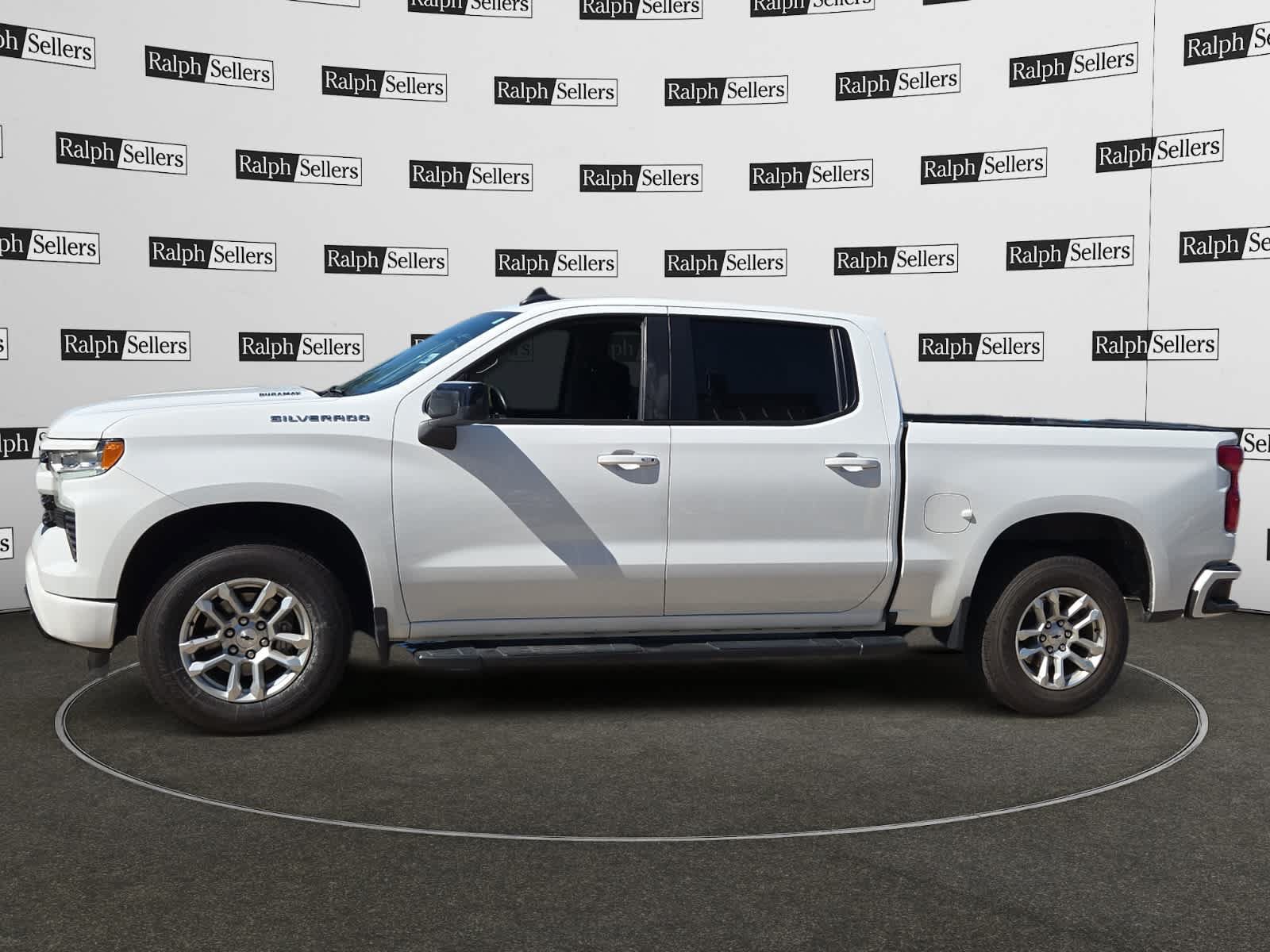 Used 2023 Chevrolet Silverado 1500 RST RWD image 3