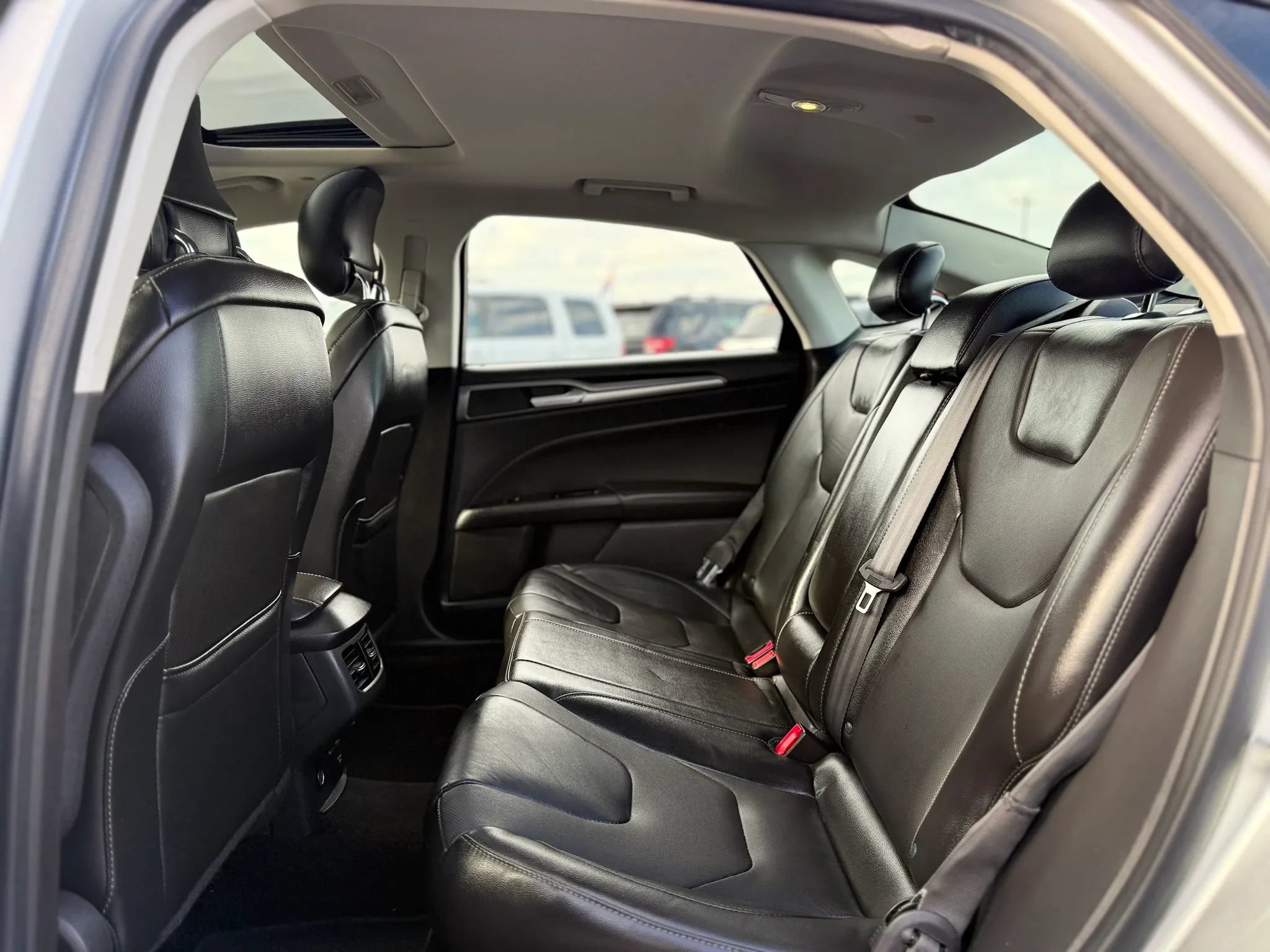 Used 2014 Ford Fusion Titanium FWD image 19