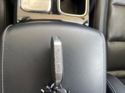 Used 2025 Kia Telluride S FWD image 21