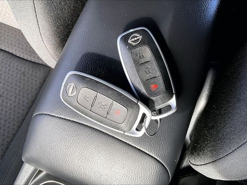 Used 2025 Nissan Kicks S image 33