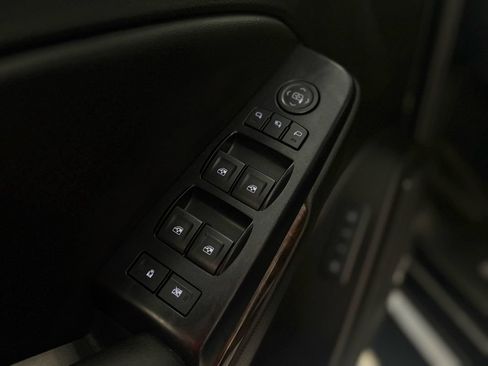 Used 2018 Chevrolet Tahoe LT w/ LT Signature Package AWD/4WD image 27