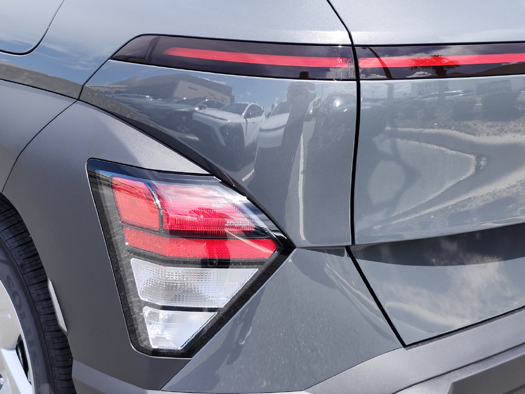 New 2027 Hyundai Kona SE FWD image 14