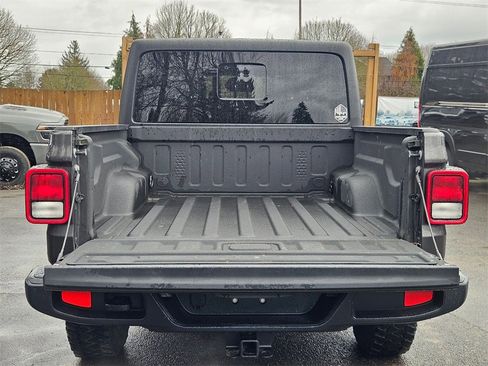 Certified 2023 Jeep Gladiator Willys image 10