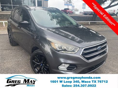 Used 2019 Ford Escape SE FWD image 1