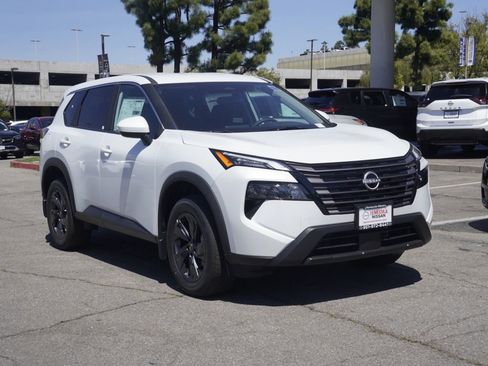 New 2026 Nissan Rogue SV FWD image 2