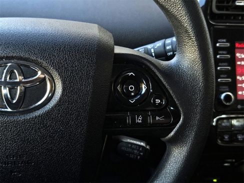 Used 2022 Toyota Prius LE image 20