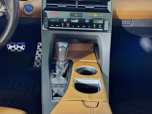 Used 2021 Toyota Avalon XSE image 39