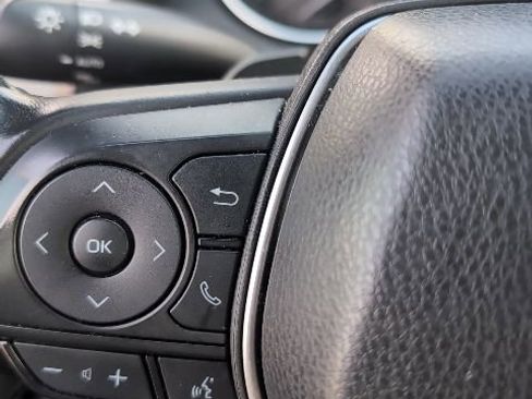 Used 2018 Toyota Camry SE image 18