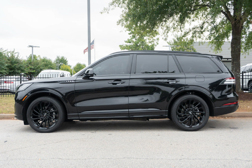 Used 2025 Lincoln Aviator Reserve w/ Jet Appearance Package RWD image 15