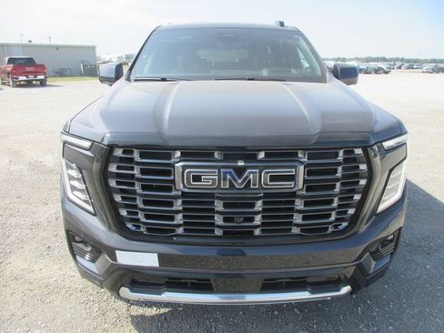 New 2026 GMC Yukon Denali Ultimate AWD/4WD image 10