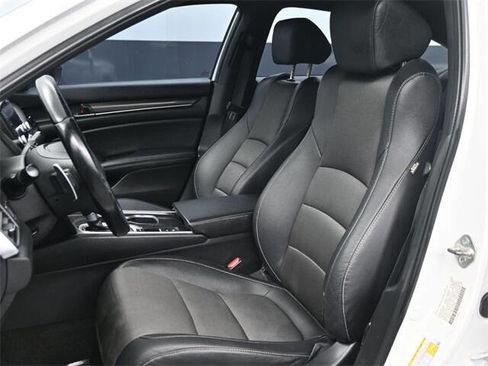 Used 2020 Honda Accord Sport image 10