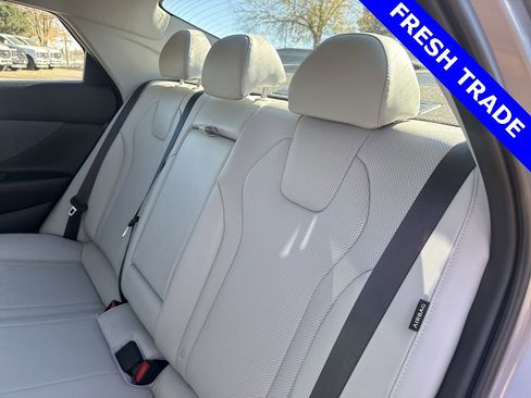 Used 2024 Hyundai Elantra Limited image 19