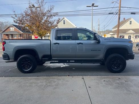 Used 2024 Chevrolet Silverado 2500 ZR2 w/ ZR2 Bison Edition image 5