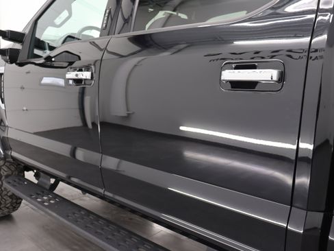 Used 2022 Ford F250 Lariat w/ Tremor Off-Road Package image 39