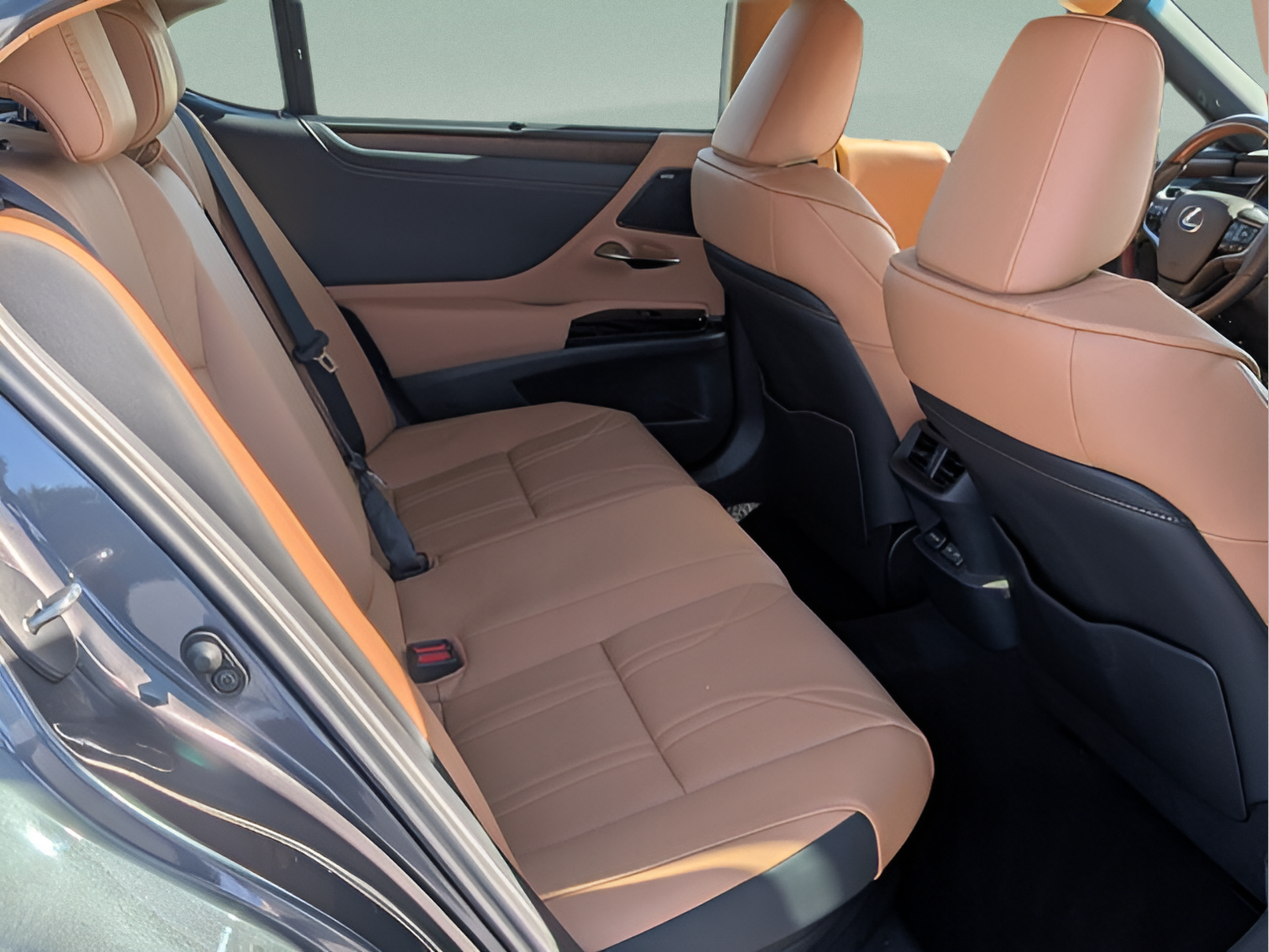 Certified 2025 Lexus ES 300h Ultra Luxury w/ Accessory Package (Z2) FWD image 15