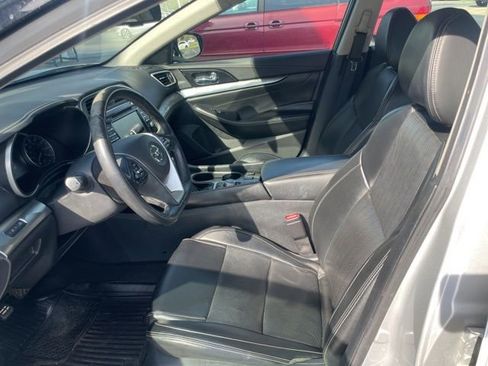 Used 2020 Nissan Maxima 3.5 SV w/ Floor Mat Group FWD image 9