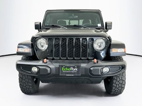 Used 2023 Jeep Gladiator Sport AWD/4WD image 2