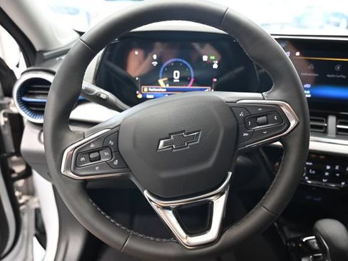 New 2026 Chevrolet Trax LT w/ Sunroof Package FWD image 21