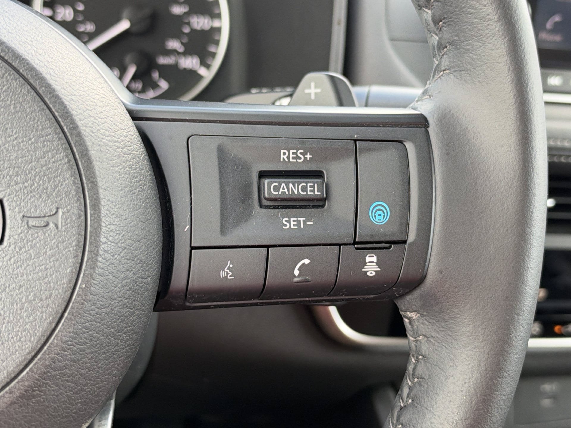 Used 2024 Nissan Rogue SV w/ SV Premium Package FWD image 21
