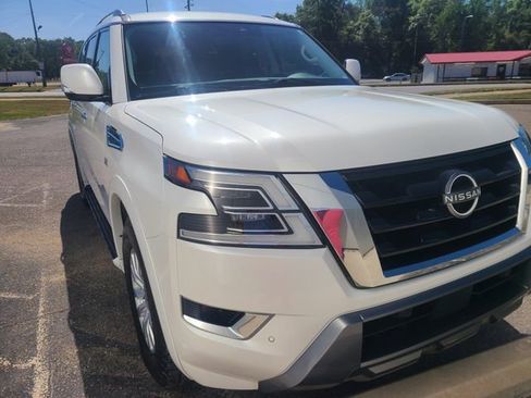 Used 2021 Nissan Armada SV AWD/4WD image 3