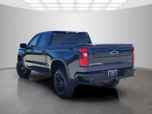 Used 2022 Chevrolet Silverado 1500 ZR2 w/ Technology Package image 6