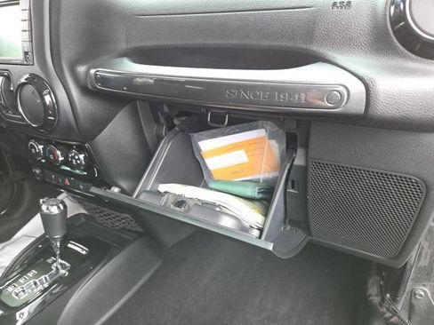 Used 2018 Jeep Wrangler Unlimited Sahara w/ Dual Top Group image 44