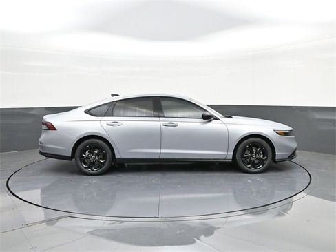 New 2025 Honda Accord SE image 21