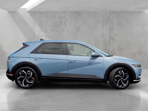 Used 2024 Hyundai Ioniq 5 SE RWD image 3