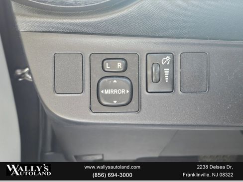 Used 2012 Toyota Prius C One image 31