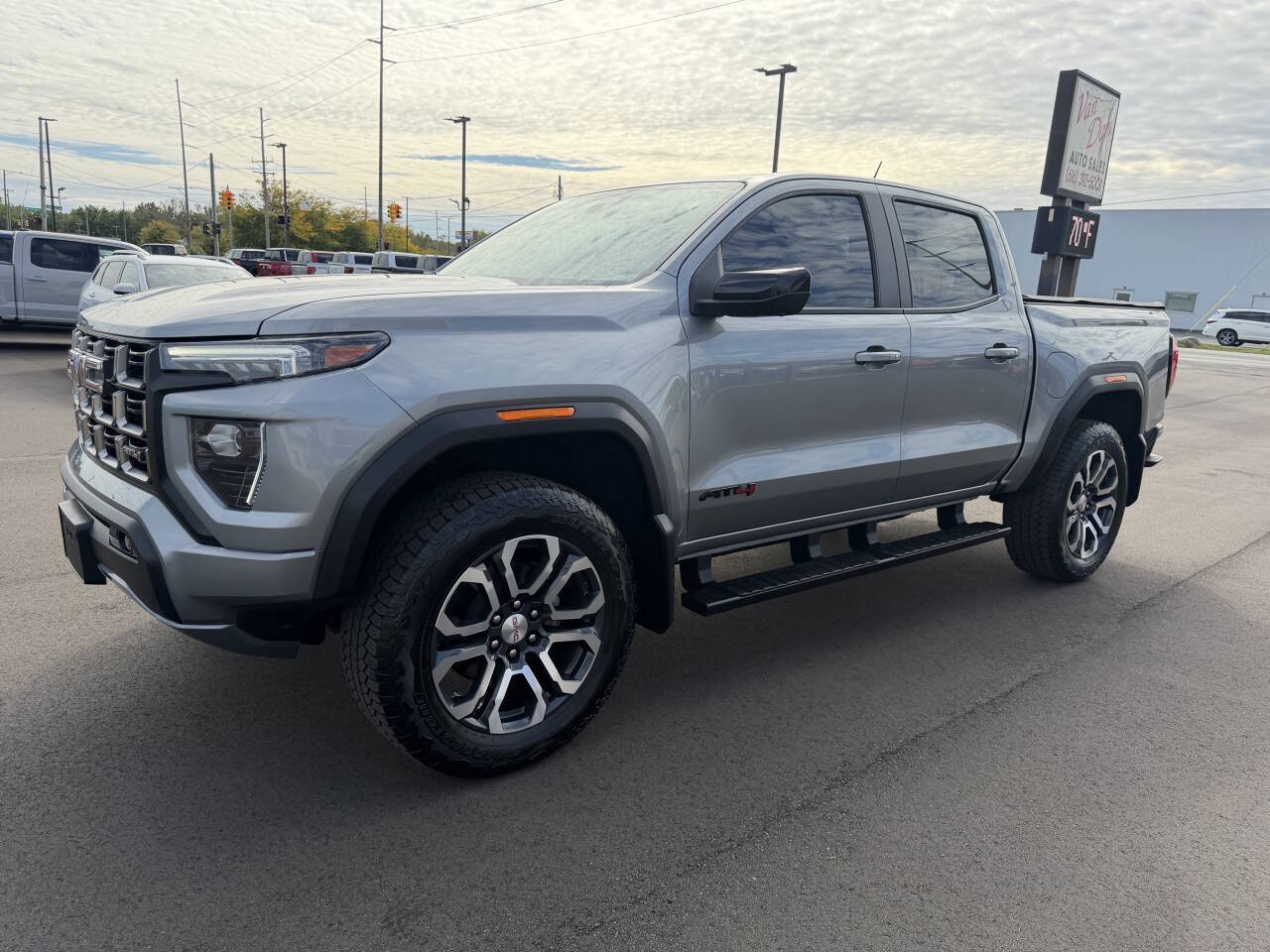 Used 2024 GMC Canyon AT4 w/ AT4 Premium Package AWD/4WD image 4