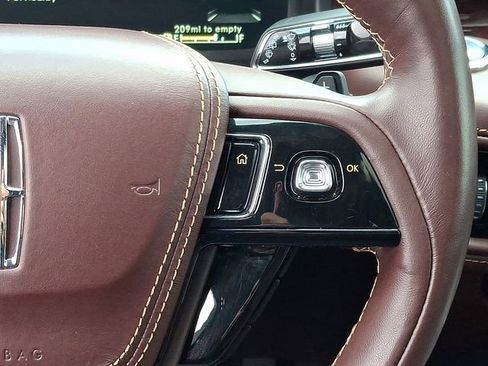 Used 2022 Lincoln Aviator Black Label w/ Class IV Trailer Tow Package image 23