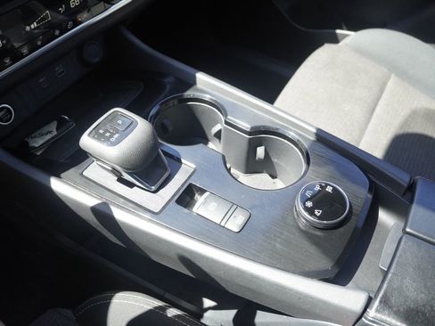 Used 2023 Nissan Rogue SV image 15