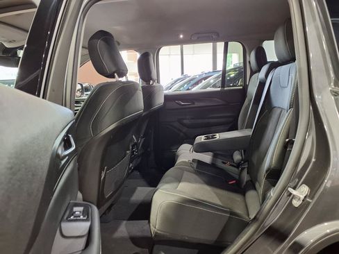 Used 2023 Jeep Grand Cherokee Laredo w/ Luxury Tech Group I AWD/4WD image 22