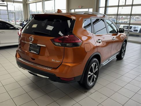 Used 2017 Nissan Rogue SL AWD/4WD image 8