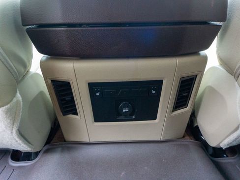 Used 2016 RAM 1500 Laramie w/ Convenience Group image 37