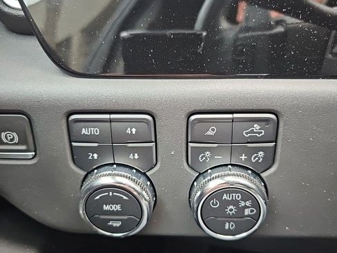 Used 2023 GMC Sierra 1500 SLT w/ SLT Premium Package AWD/4WD image 7