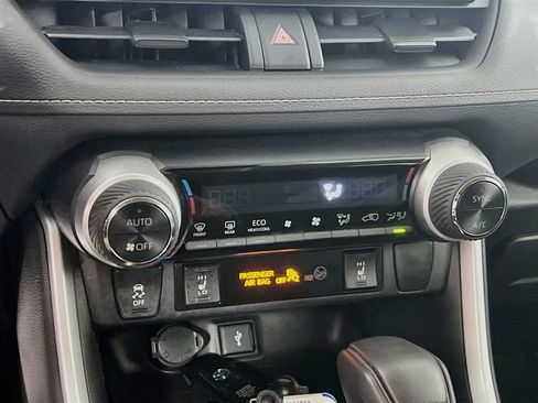Used 2020 Toyota RAV4 XLE w/ XLE Grade Weather Package AWD/4WD image 14