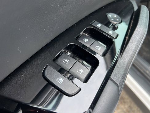 Used 2023 Kia Sportage EX image 9