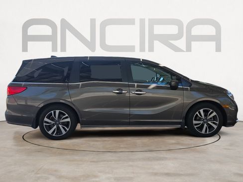 Used 2023 Honda Odyssey Touring image 8