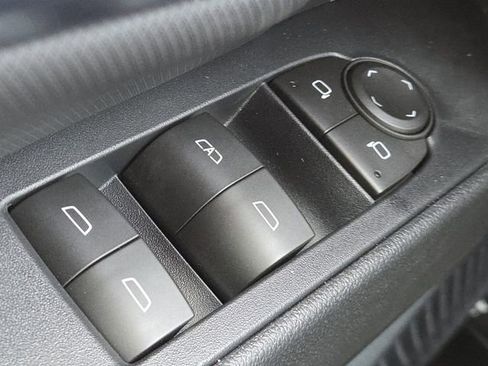 New 2026 Chevrolet Equinox EV LT image 15